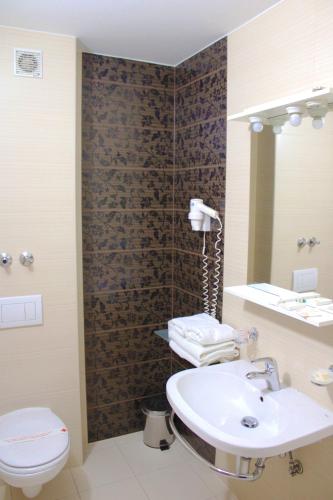 Hotel Brotnjoにあるバスルーム