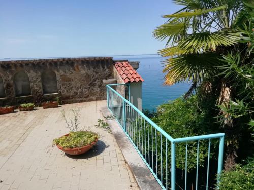 Galeriebild der Unterkunft Locazione Turistica Sul Mare Strada Costiera 244, Trieste in Santa Croce Mare