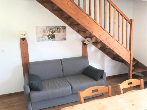 Photo de la galerie de l'établissement Chalet mitoyen 3 pièces, 8 pers, tv, cuisine équipée, parking, kit bébé gratuit - FR-1-504-616, à Saint-Étienne-en-Dévoluy