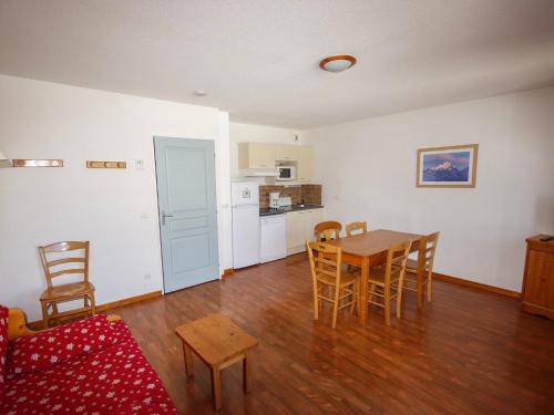 Appartement 3 Pièces, 6 Pers, Cuisine Équipée, Parking, Animaux Acceptés - FR-1-504-497