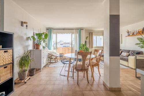 Zdjęcie z galerii obiektu Apt lumineux et très cosy avec balcon by Weekome w Marsylii