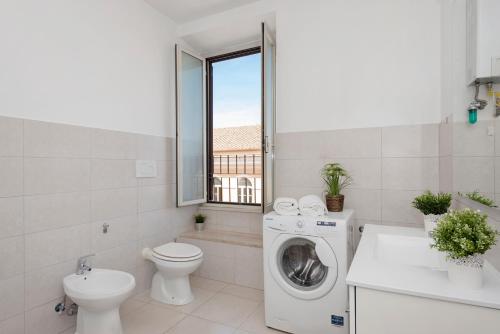 Large and central comfortable apartment