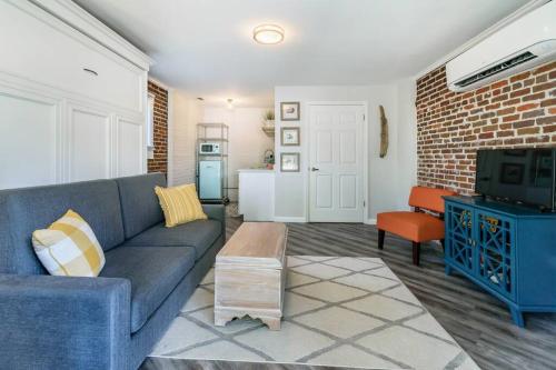 Chic Riverside Studio – Photos 3