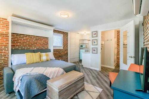 Chic Riverside Studio – Photos 5