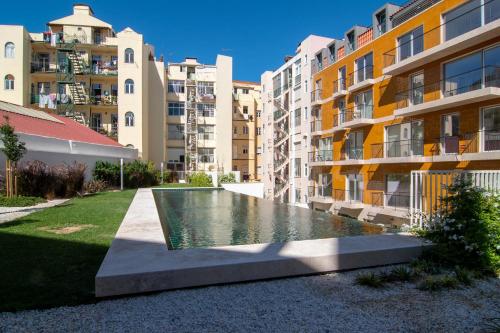 1 BDR Apartment with Pool and Balcony by LovelyStay