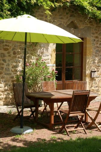 Κήπος έξω από το Chambre D' Hotes Des Collines