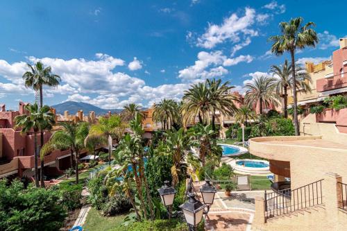Tropical Palmy 3 bedroom Townhouse in Nueva Andalucia close to Puerto Banus