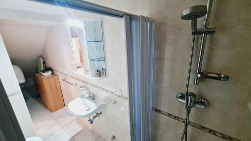 Ένα μπάνιο στο Ambra House