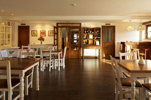 ห้องอาหารหรือที่รับประทานอาหารของ Hotel Rural Casa de la Veiga