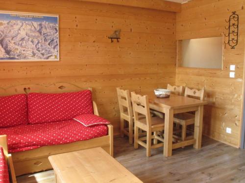 Appartement cosy au cœur de la station, départ skis aux pieds, Wi-Fi, proximité commerces - FR-1-634-63