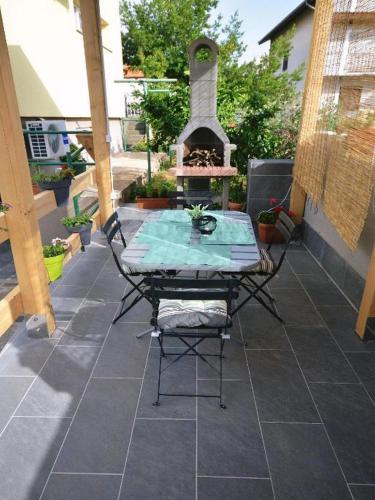 Sunny Stone Apartment with Free Parking