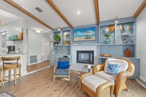 Fanta Sea - Private Seasonal Hot Tub, Game Room, Walk to Beach, Pets OK, & More! photo 56