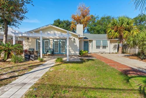 Fanta Sea - Private Seasonal Hot Tub, Game Room, Walk to Beach, Pets OK, & More! photo 58