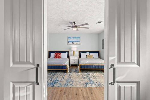Fanta Sea - Private Seasonal Hot Tub, Game Room, Walk to Beach, Pets OK, & More! photo 57