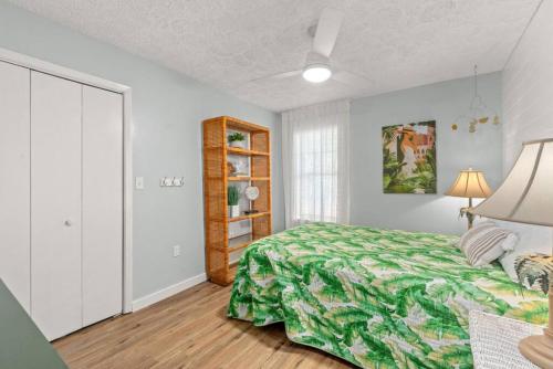 Fanta Sea - Private Seasonal Hot Tub, Game Room, Walk to Beach, Pets OK, & More! photo 43