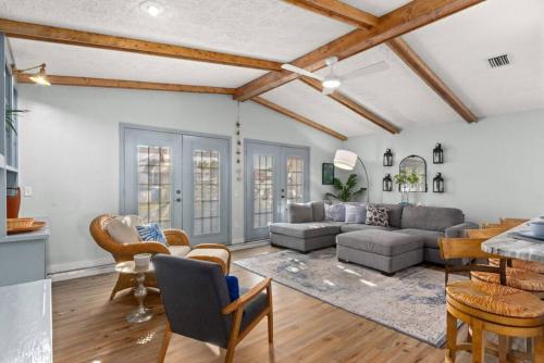 Fanta Sea - Private Seasonal Hot Tub, Game Room, Walk to Beach, Pets OK, & More! photo 41