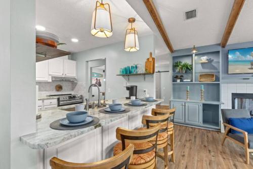 Fanta Sea - Private Seasonal Hot Tub, Game Room, Walk to Beach, Pets OK, & More! photo 38