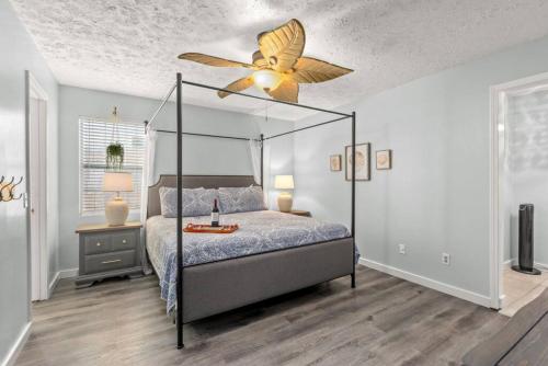 Fanta Sea - Private Seasonal Hot Tub, Game Room, Walk to Beach, Pets OK, & More! photo 34