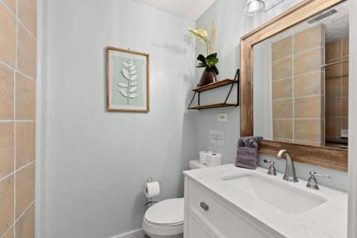 Fanta Sea - Private Seasonal Hot Tub, Game Room, Walk to Beach, Pets OK, & More! photo 28