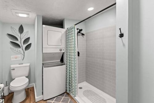 Fanta Sea - Private Seasonal Hot Tub, Game Room, Walk to Beach, Pets OK, & More! photo 25