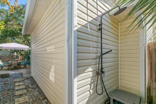 Fanta Sea - Private Seasonal Hot Tub, Game Room, Walk to Beach, Pets OK, & More! photo 18