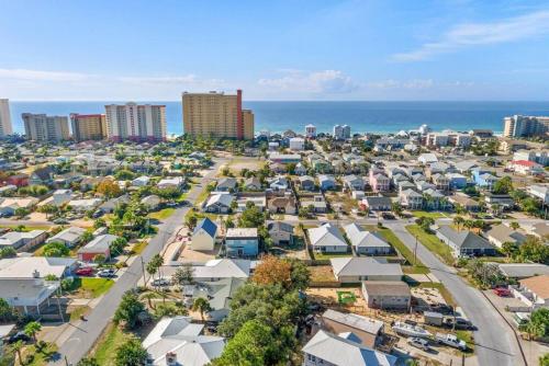 Fanta Sea - Private Seasonal Hot Tub, Game Room, Walk to Beach, Pets OK, & More! photo 16