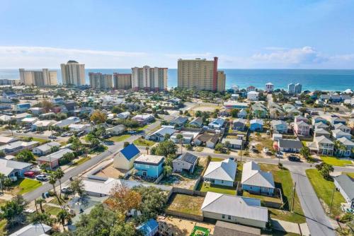 Fanta Sea - Private Seasonal Hot Tub, Game Room, Walk to Beach, Pets OK, & More! photo 10