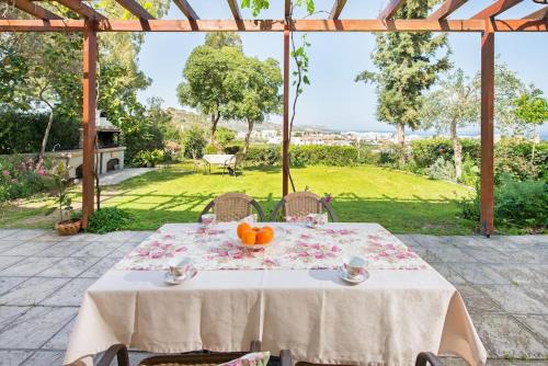 Κήπος έξω από το Garden House with sea view