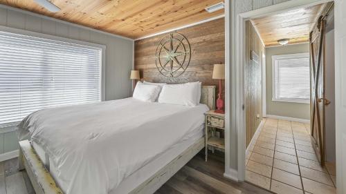 Giường trong phòng chung tại Leo's Hideaway