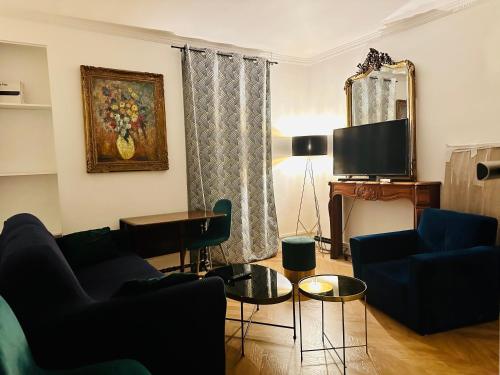 Home Sweet Home Champs de Mars