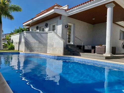 Lux Villa Playa La Arena