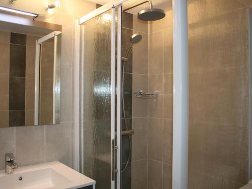 Photo de la galerie de l'établissement Maison de Vacances à La Tranche-sur-Mer avec Piscine, à 350m de la Plage, 4 Couchages - FR-1-22-170, à La Tranche-sur-Mer