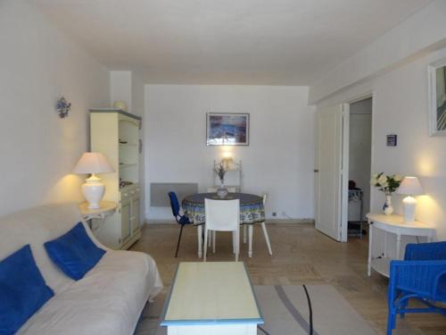 Appartement 1er étage avec parking, proche plage et commerces, Hyères