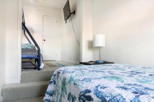 OceanView Oasis - Relax with Hot Tub, Breakfast, Fire Pit & Putting Green! photo 29
