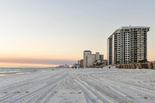 OceanView Oasis - Relax with Hot Tub, Breakfast, Fire Pit & Putting Green! photo 43