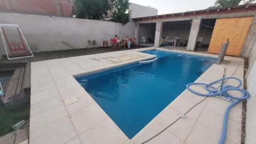Habitación privada en Casa particular con baño y espacios en común compartidos- PRECIOS para 2 personas 13000 pesos argentinos - 1 persona 7500 por noche