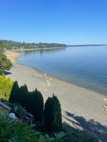Gallery image of Vancouver Castle Waterfront with hot tub beach downtown in Chemainus