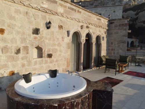 Φωτογραφία από το άλμπουμ του Cappadocia Secret Hill Cave Suites στο Γκόρεμε
