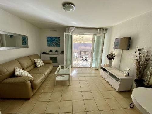 1 Bed apt center Cannes conference center - 2005