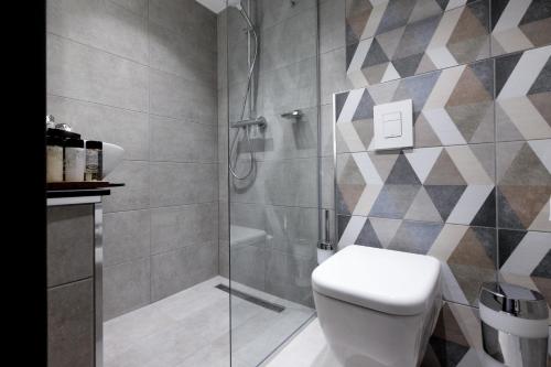 Un baño de Victoria Interpark Hotel