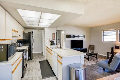 Riviera Beach Retreat – Photos 4