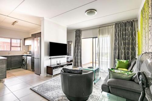 Televisyen dan/atau pusat hiburan di Home Away from Home