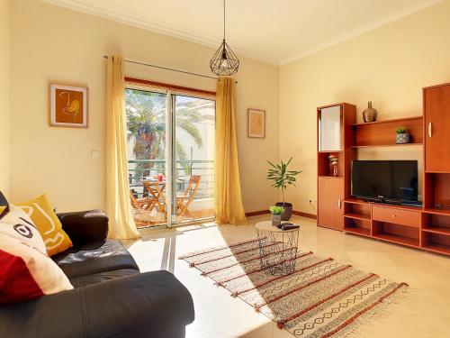Theos Loft Forúm Madeira by LovelyStay