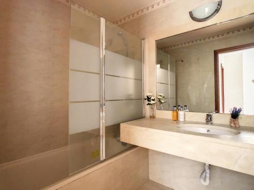 Theos Loft Forúm Madeira by LovelyStay