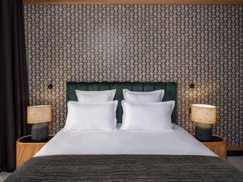 Letto o letti in una camera di Maisons du Monde Hôtel & Suites - Marseille Vieux Port