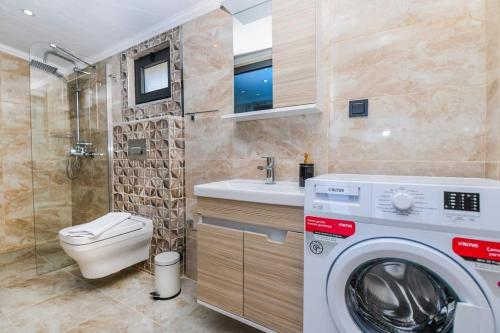 Ванная комната в Suite Manzara 1 Deniz Manzaralı