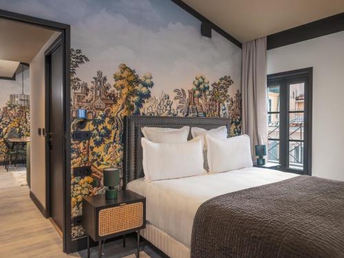 Letto o letti in una camera di Maisons du Monde Hôtel & Suites - Marseille Vieux Port