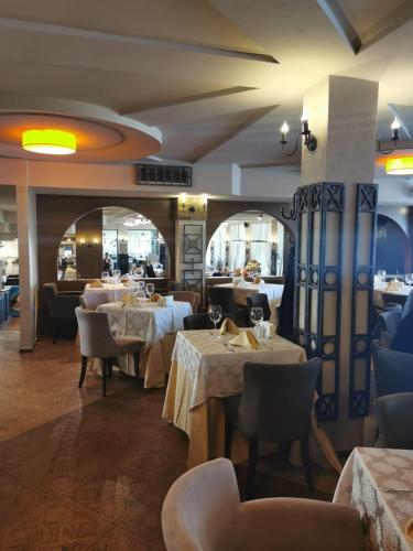 Restoran atau tempat lain untuk makan di Suite Roma 1 at Royal Spa