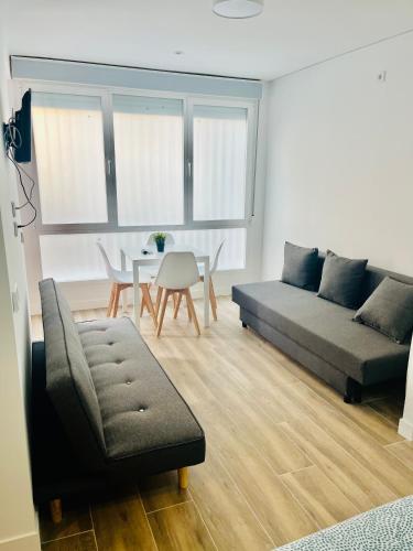 BERNABEU/ C.UNIVERSITARIA APARTMENTS