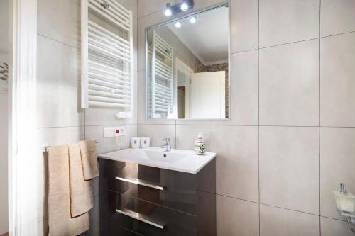 Ένα μπάνιο στο Villa Viruta